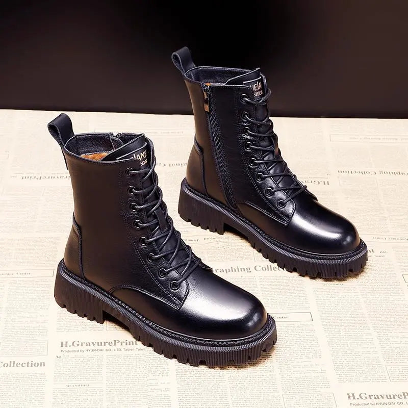 HERA | Stylische schwarze Winterstiefel