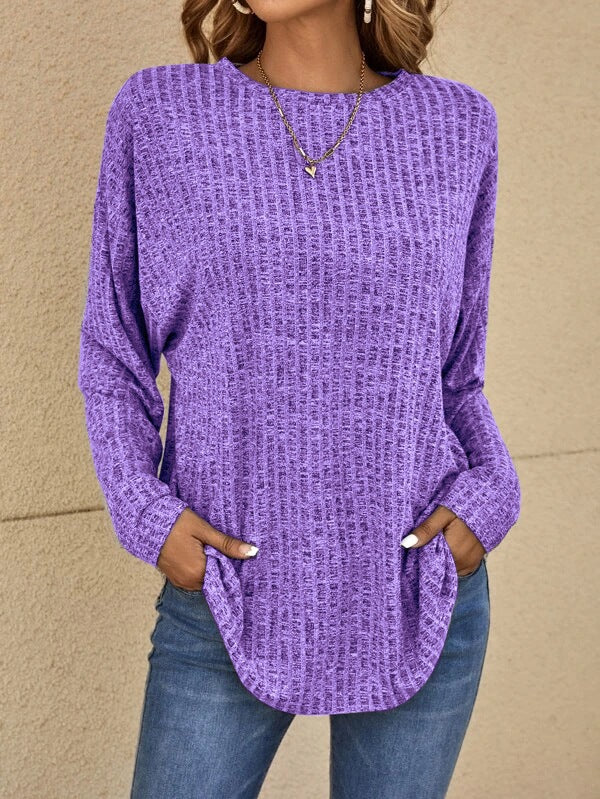Classic long-sleeve sweater: Comfort and style for everyday wear